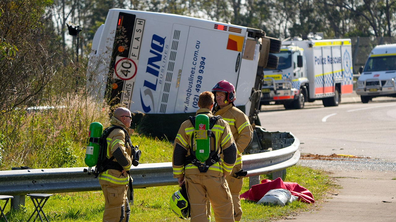 Wedding bus crashes in Australia, killing 10 and injuring 25; country's deadliest since 1994