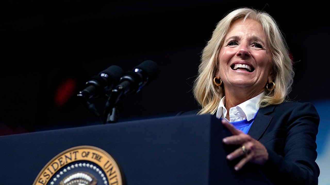 Read more about the article Jill Biden tells Arizona college graduates ‘community colleges should be free in America’
