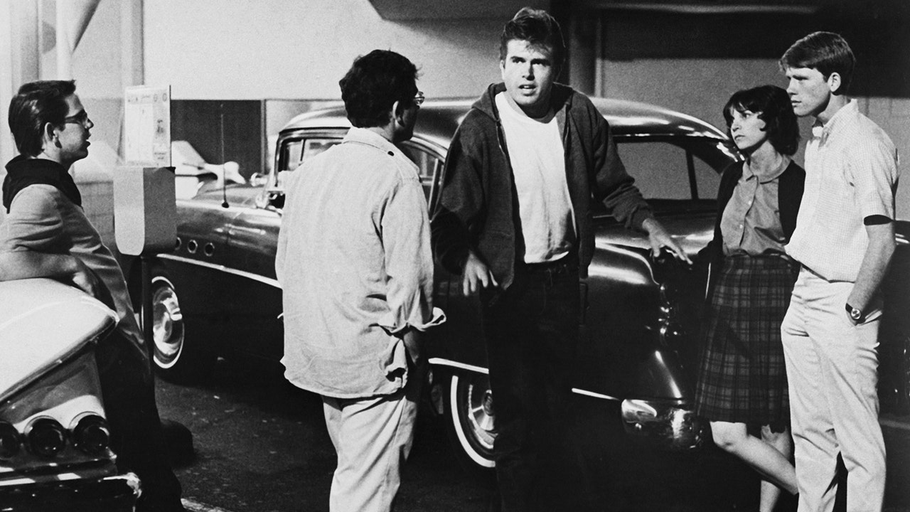 The cast of American Graffiti in a scene for the movie