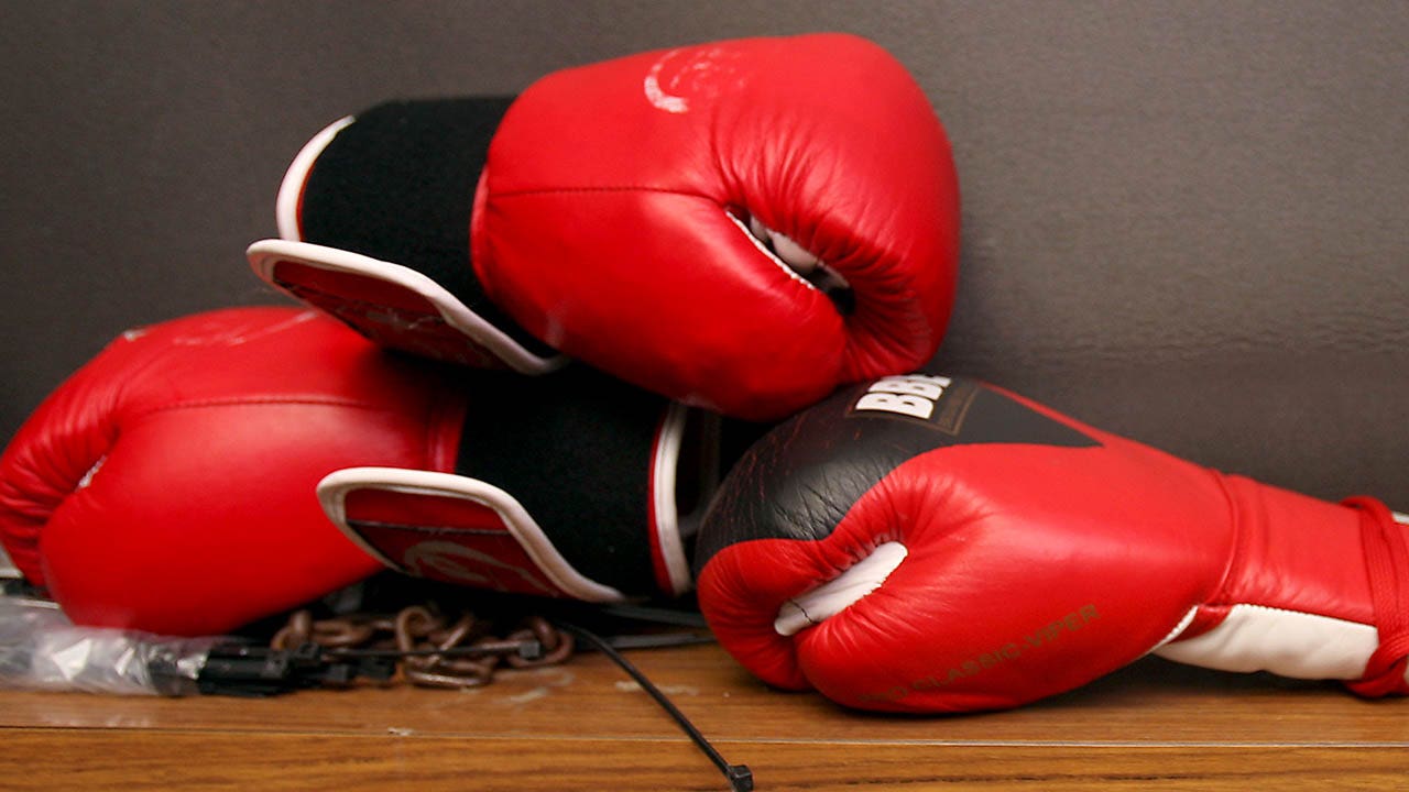Read more about the article British boxer dies after collapsing during pro debut