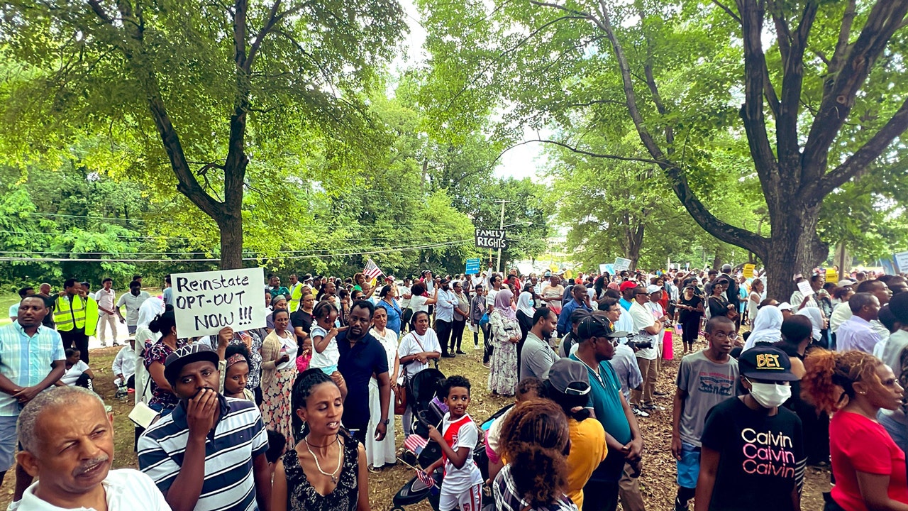 Interfaith parents protest Maryland school district’s LGBTQ curriculum, demand right for kids to opt-out