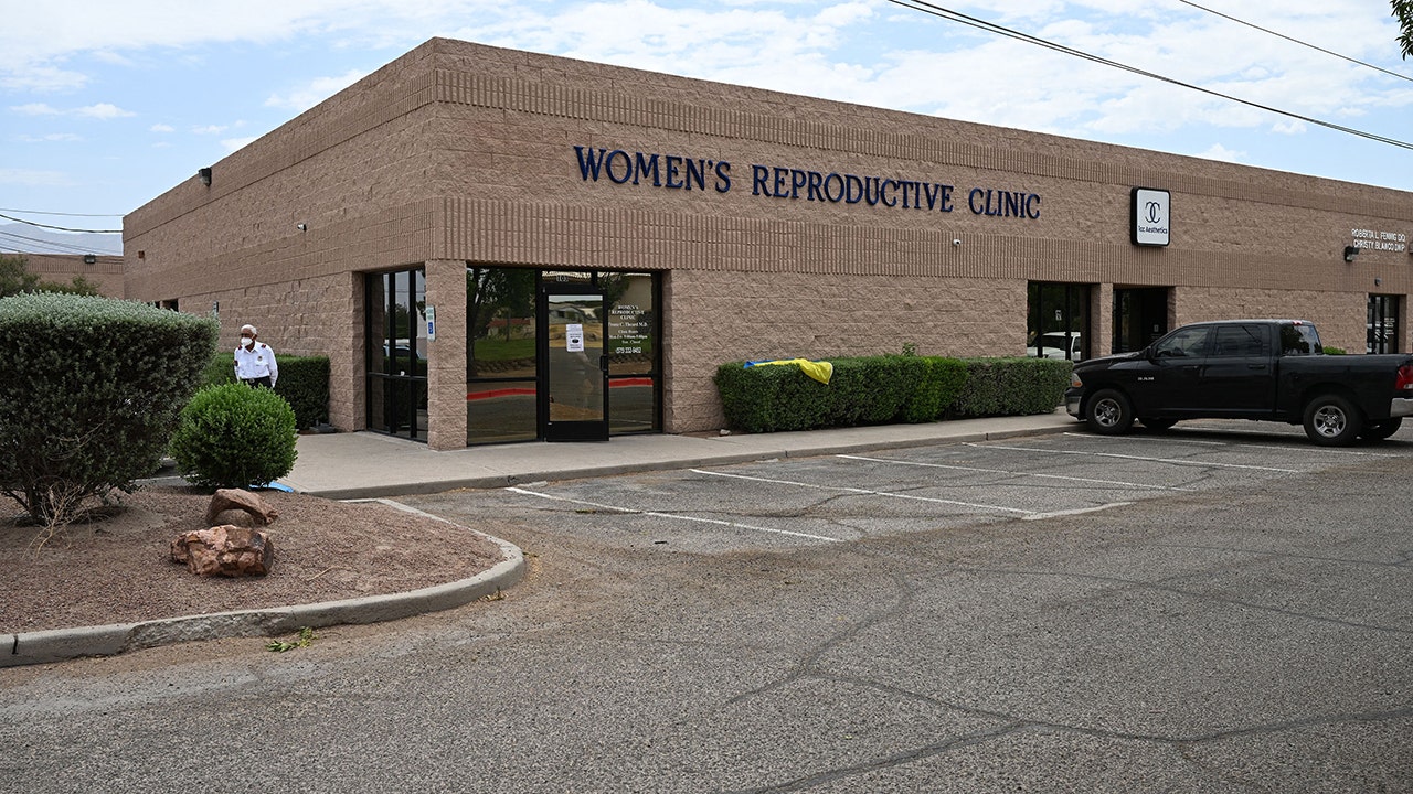 New Mexico sets up telephone hotline for women seeking access to abortion clinics