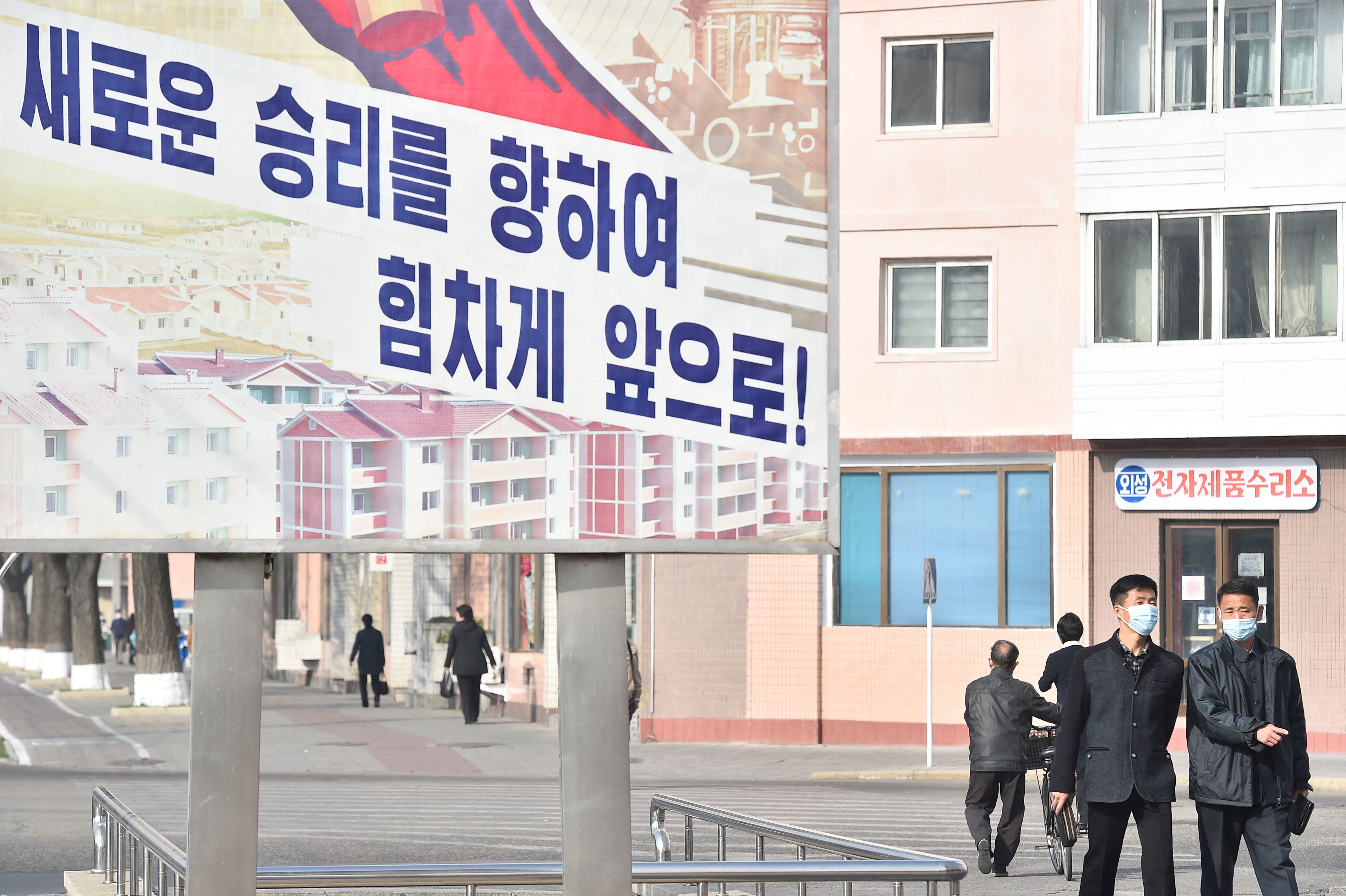 أدى إغلاق حدود كوريا الشمالية COVID-19 إلى ارتفاع حالات الانتحار والمجاعة على نطاق واسع: “ بلا قلب “