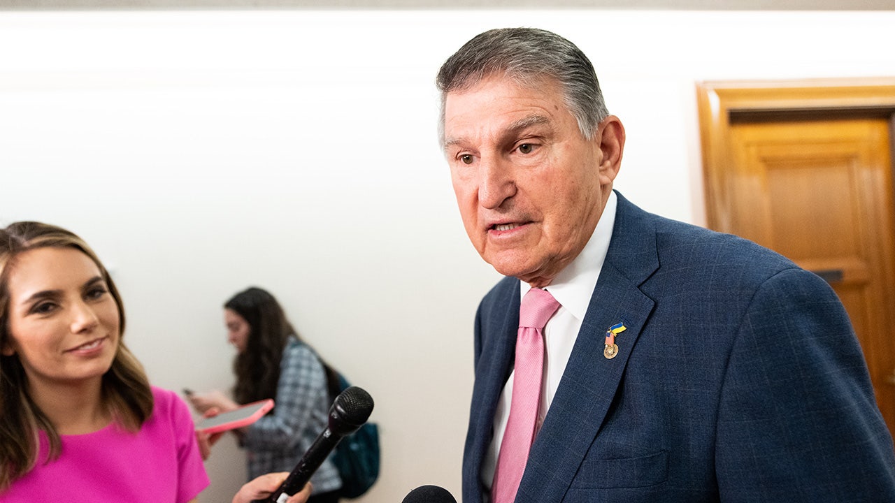 Manchin not ruling out 2024 3rd-party presidential run: ‘Extremism coming from the far left and the far right’