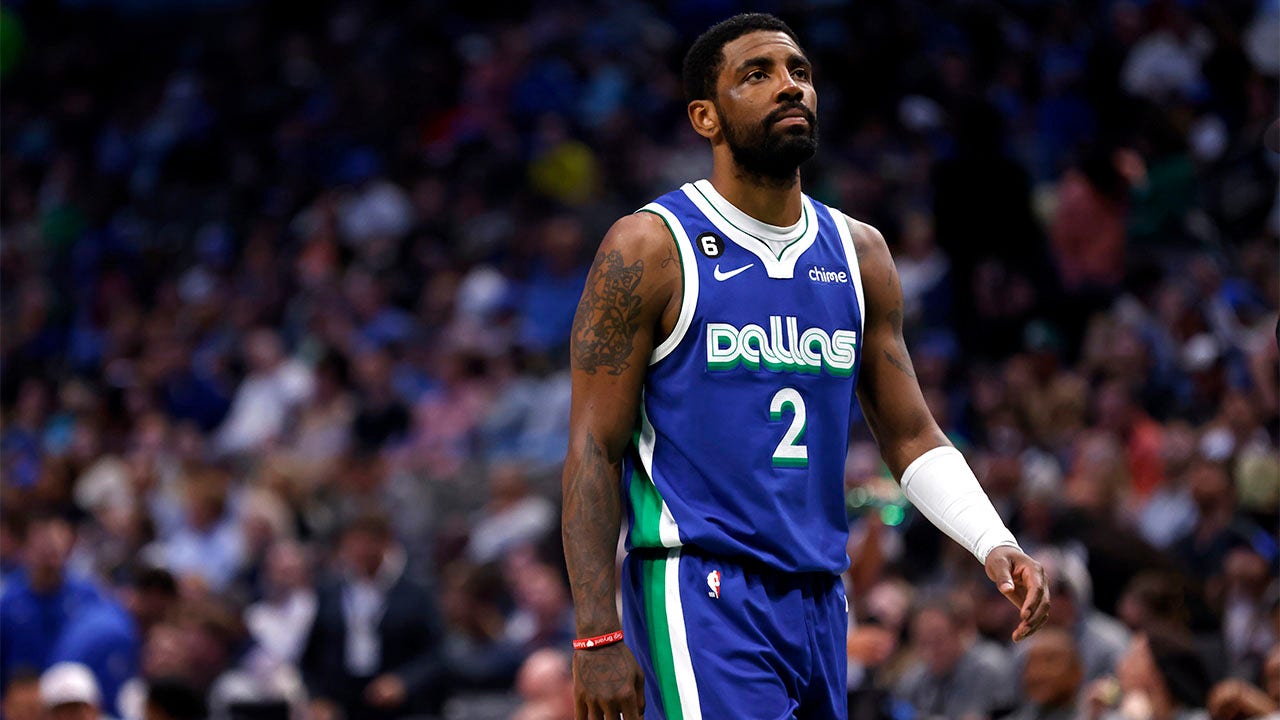 Kyrie Irving re-signs with Mavericks for 3 years, $126 million: report | Fox News