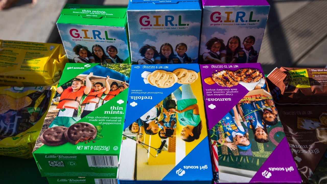 Mom warns customers not to mention diets or weight to Girl Scouts selling cookies: 'Body shame is learned'