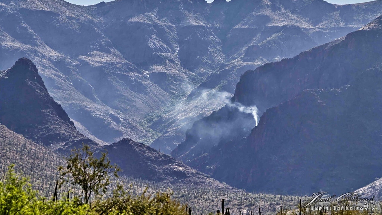 News :Arizona plane crash in Superstition Mountains kills 2 people: NTSB