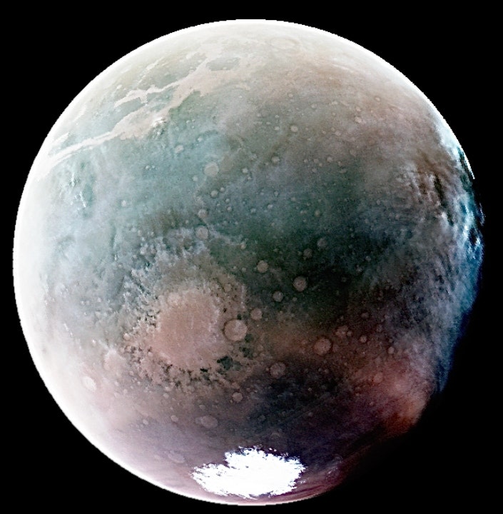 The first MAVEN UV image of Mars