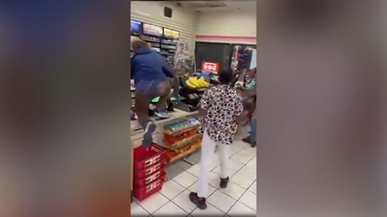 Texas 7-Eleven employees attacked on video for refusing to sell cigar to minor