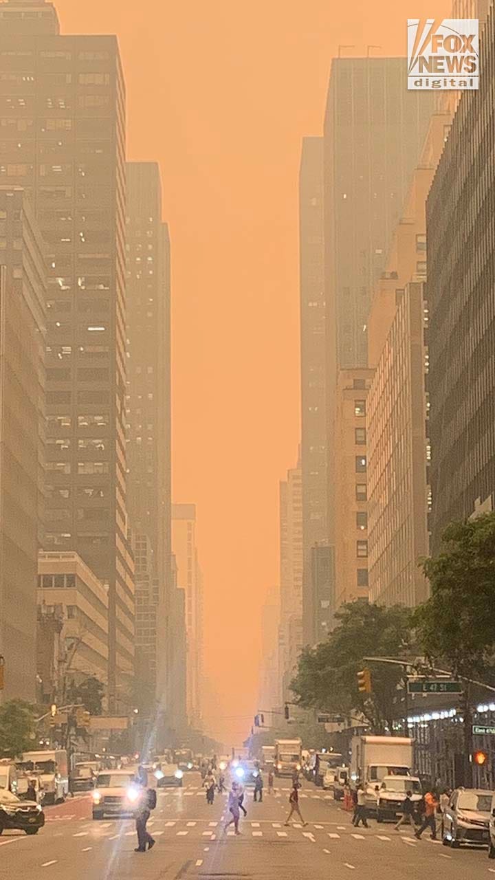 Canadian wildfires pour smoke into US, heavy haze creates Martian-like scene in NYC