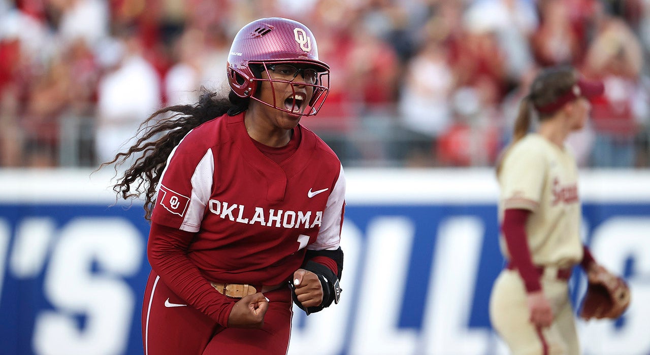 Cydney Sanders celebrate home run