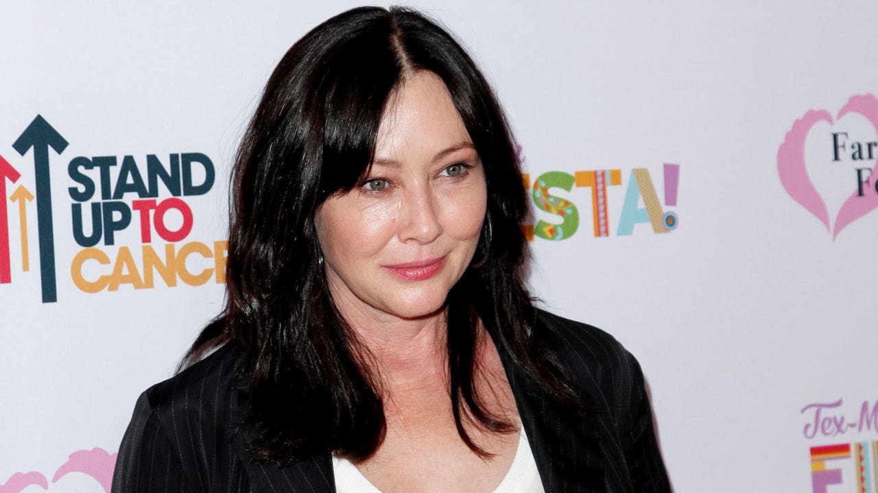 Shannen Doherty, '90210' star, reveals cancer has spread to her brain in emotional video
