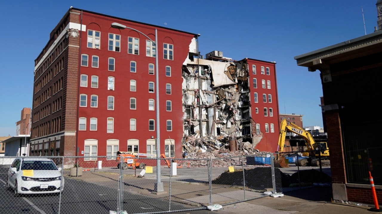 News :Rescue efforts in Iowa apartment collapse end, recovery prep underway
