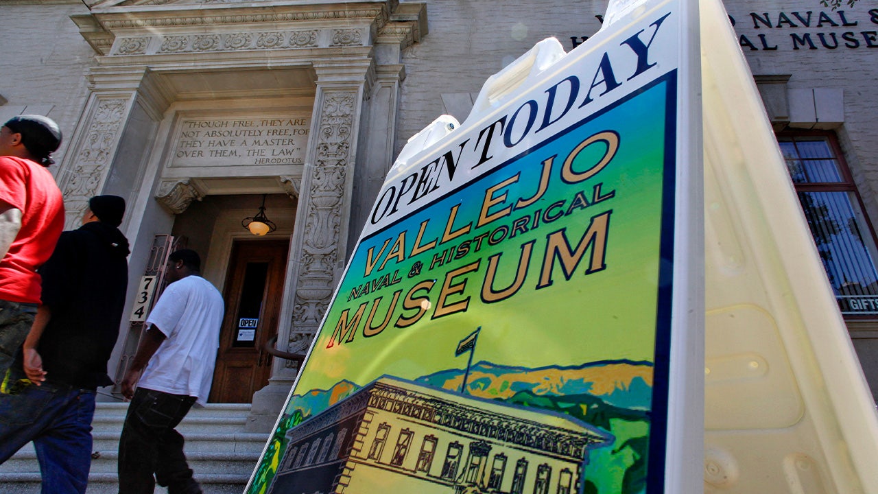 Bomb squad called after live grenade donated to California museum