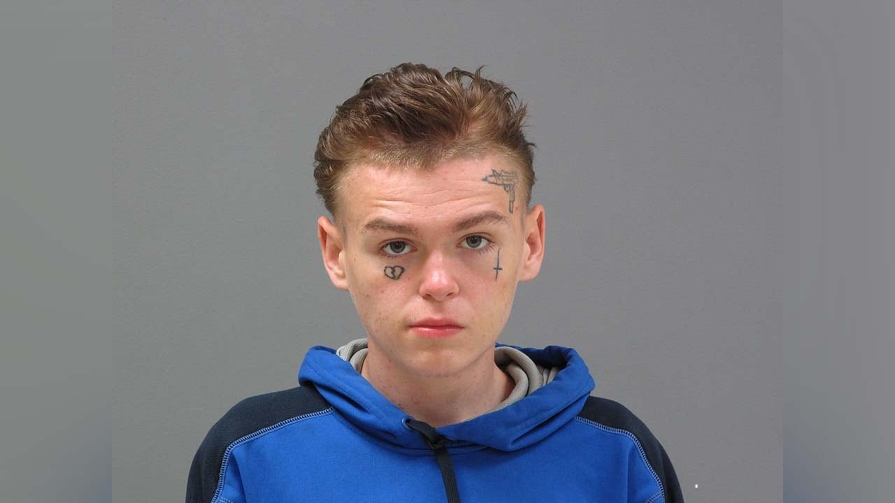 Minnesota man arrested after 'throwing Skittles' at people in restaurant: Police