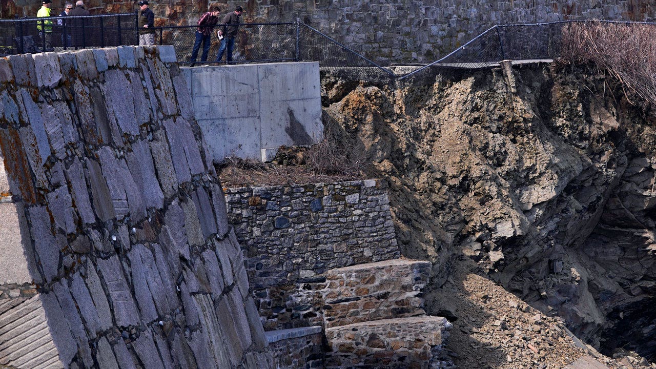 Rhode Island seeking federal funding for Newport Cliff Walk repairs