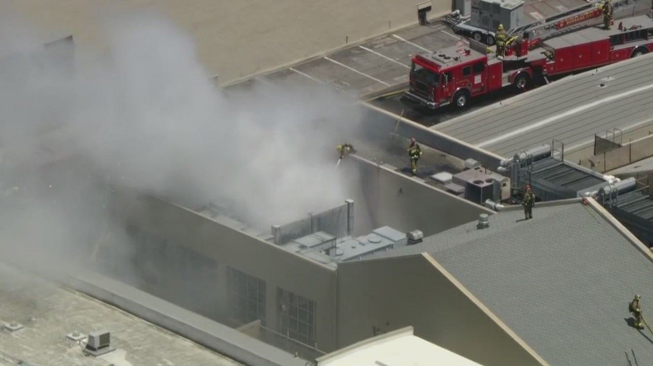 Fire breaks out at California's Warner Bros. Studios | Fox News