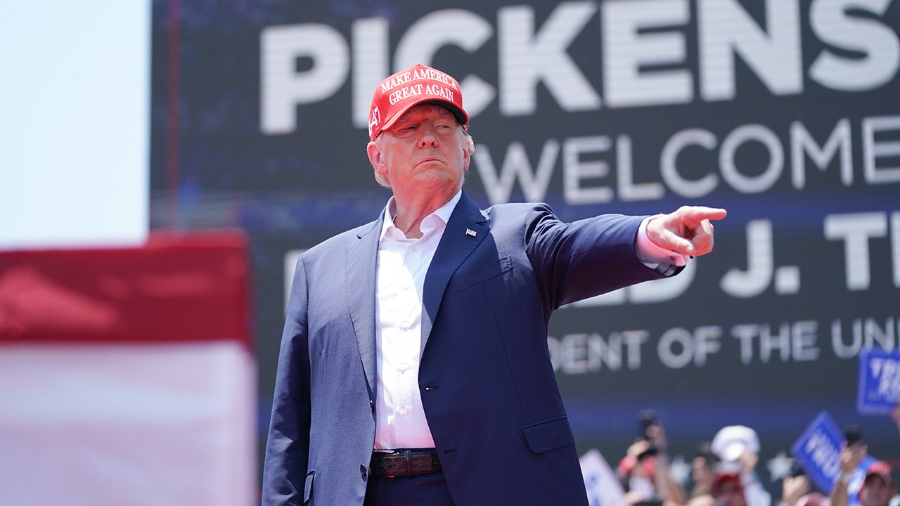 Trump on stage in South Carolina