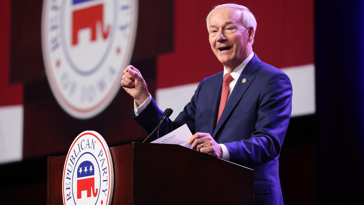 White House apologizes to Asa Hutchinson for DNC joke about end of his campaign
