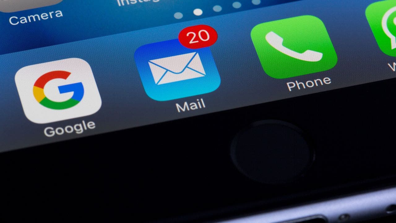 The email icon on Apple's iPhone