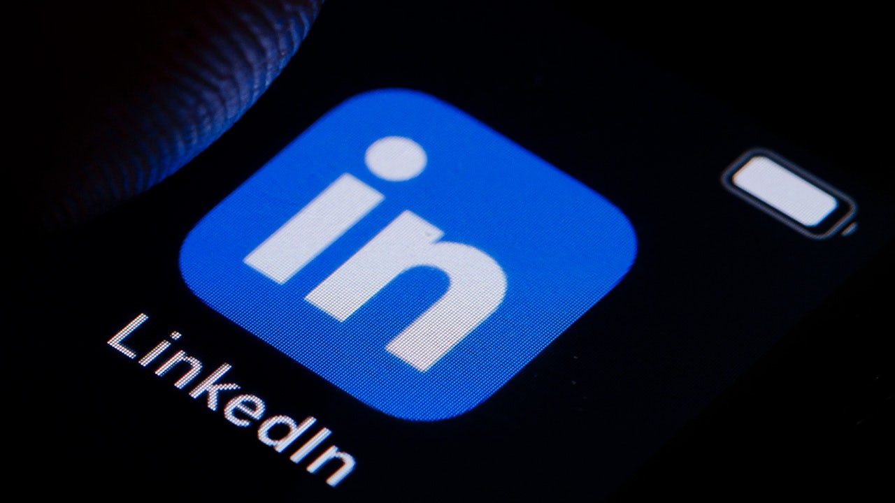 LinkedIn under fire for 'Diversity in Recruiting' feature: 'Manipulated pool of candidates'