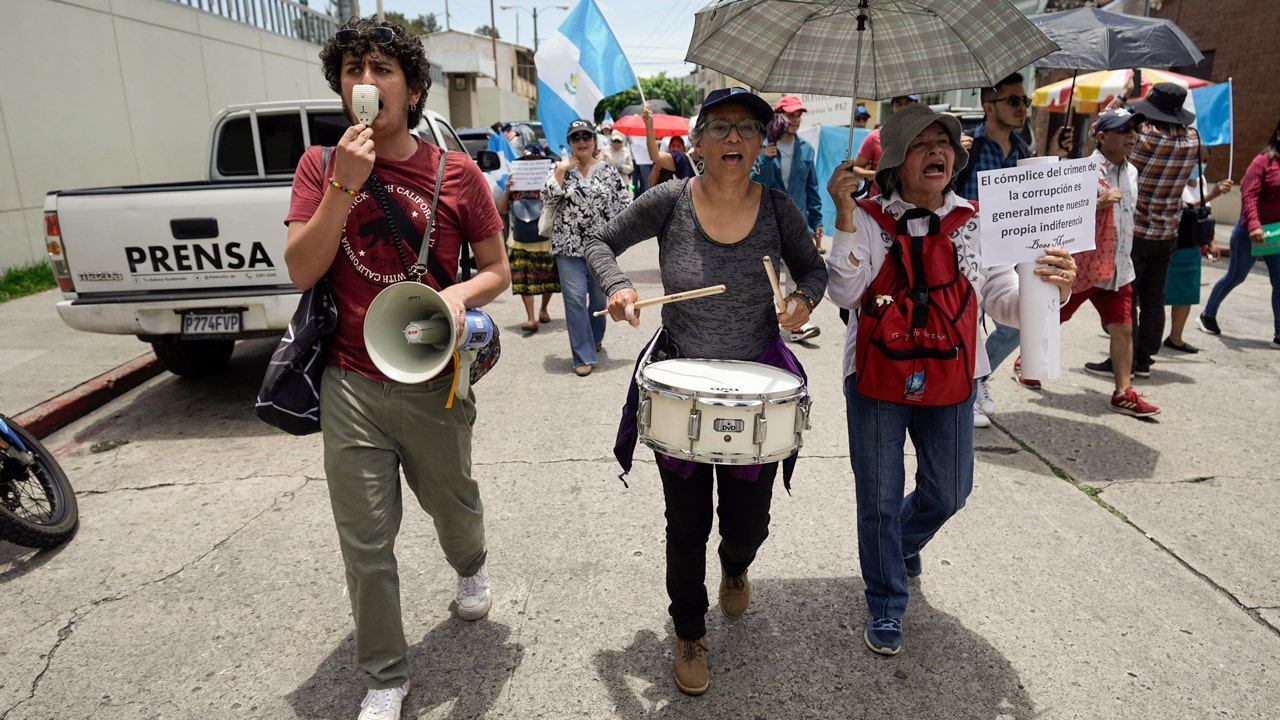 Guatemalans Protest Court Interference In Presidential Election Fox News