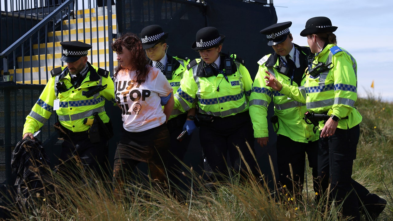 Climate protestors disrupt Open Championship with orange substance on 17th green, Horschel forced to intervene