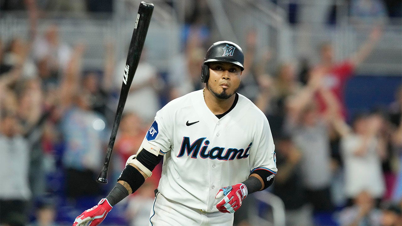 You are currently viewing Marlins trade two-time reigning batting champ Luis Arraez: reports
