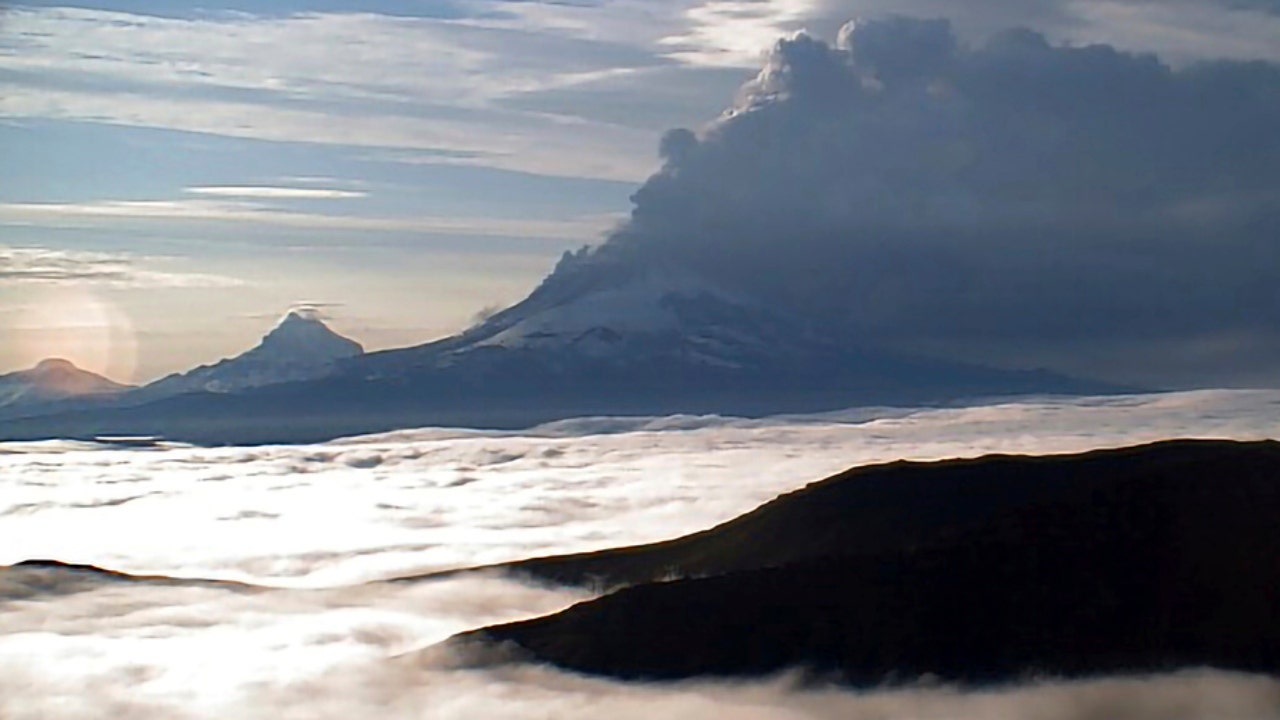 Le volcan Shishaldin en Alaska