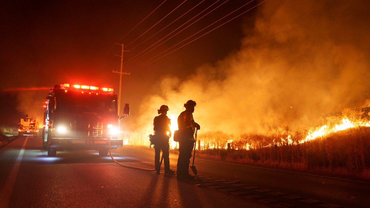 Firefighters make progress against large wildfire, smaller blazes in Southern California