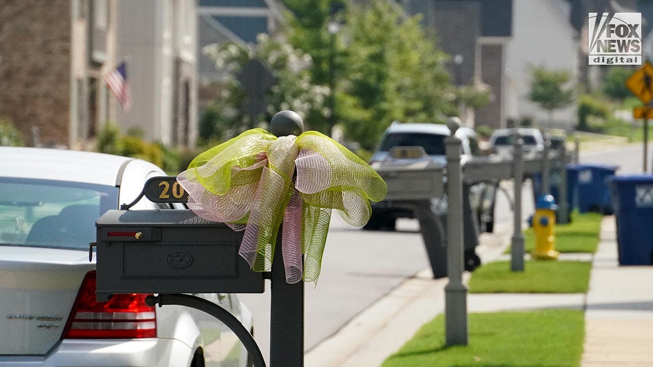 Ribbon tied to a mailbox post in Carlee Russell's neighborhood