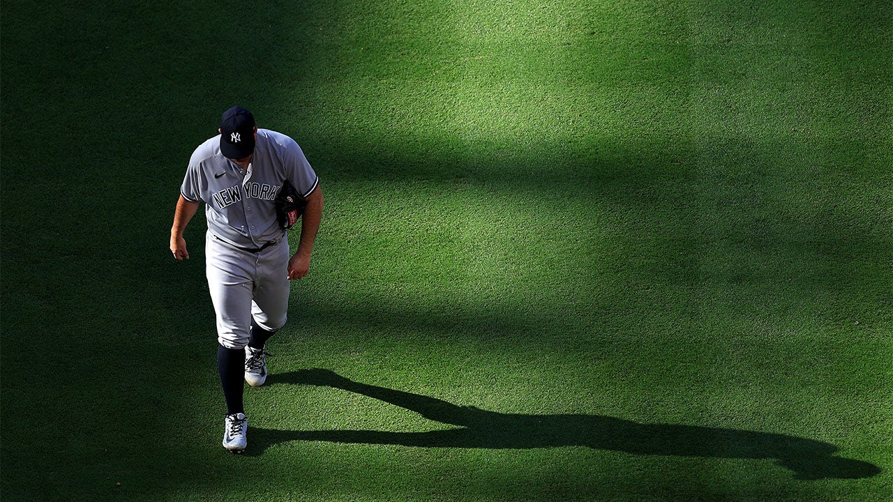 Carlos Rodon leaves game