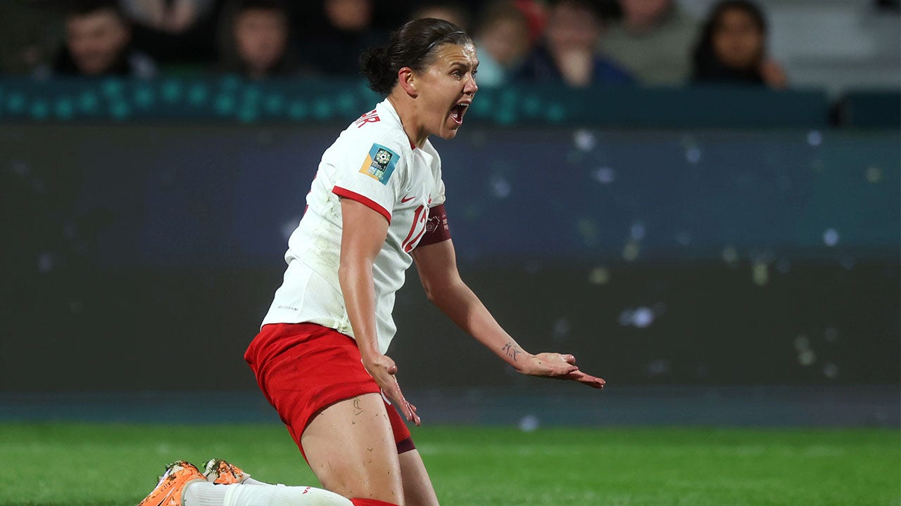 Christine Sinclair reacts