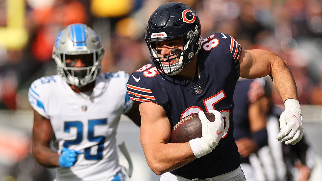 Bears, TE Cole Kmet Agree On Extension