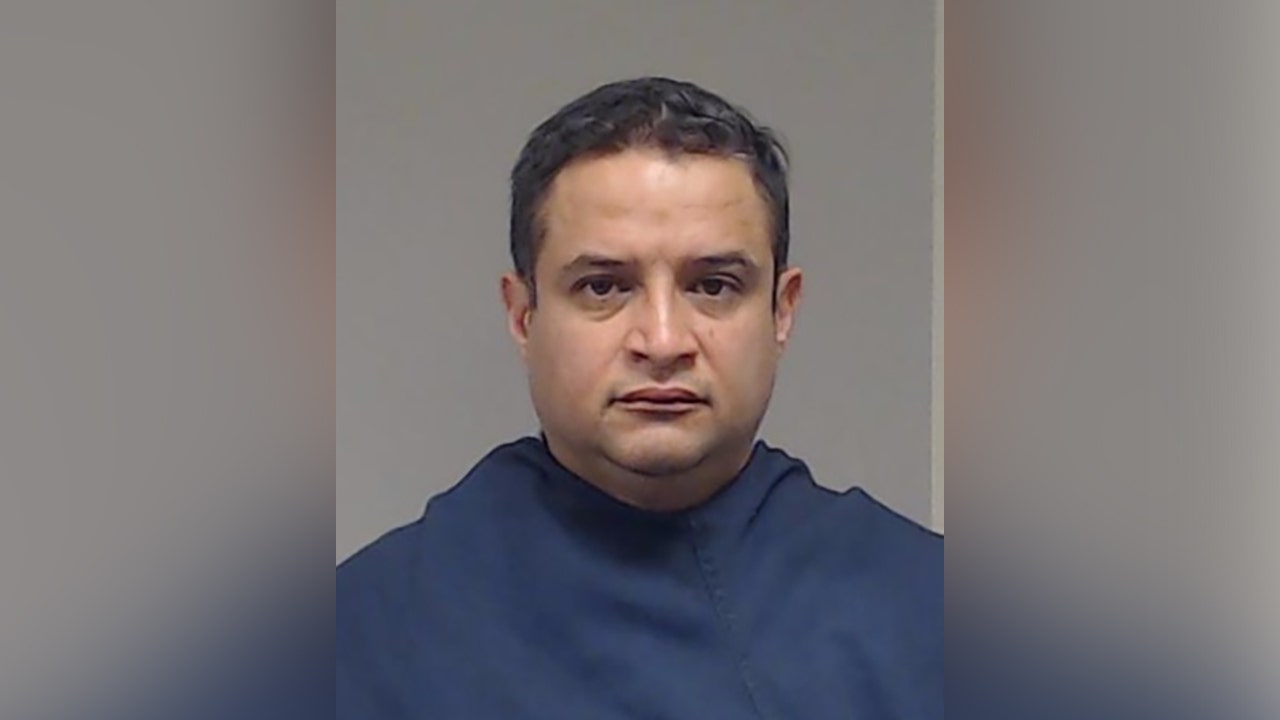 Texas elementary school teacher arrested for allegedly transmitting child pornography