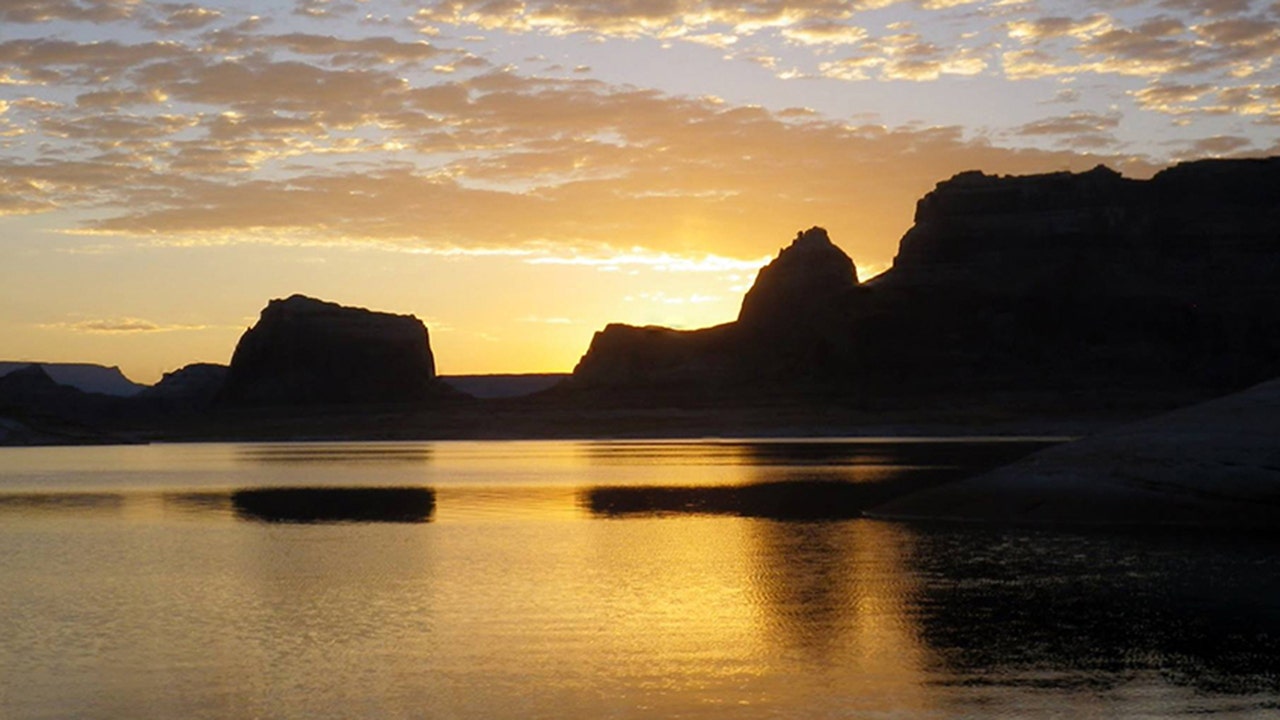 Ohio man, 36, dies after jumping off cliff at Lake Powell in Utah