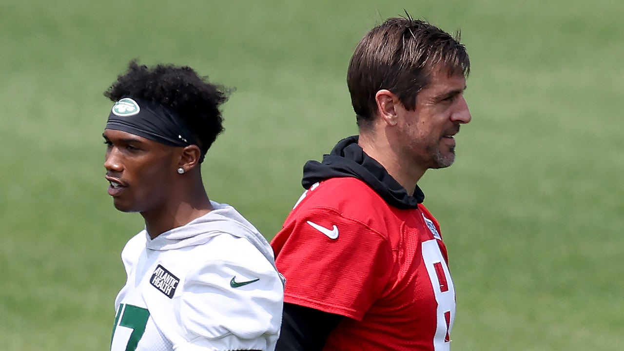 Aaron Rodgers hits Garrett Wilson for viral touchdown catch at Jets  practice as chemistry develops