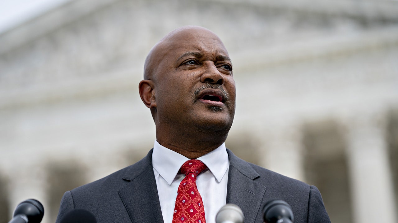 Former Republican Indiana AG Curtis Hill enters 2024 primary race to