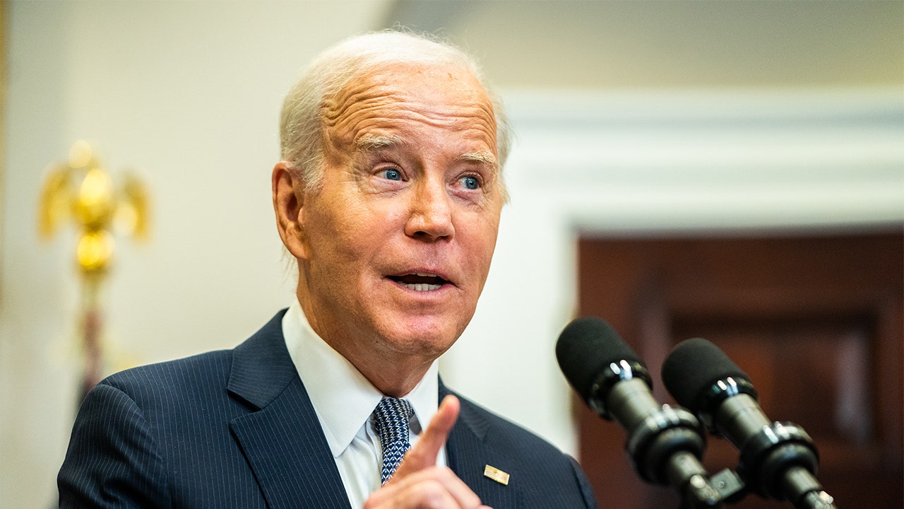 Biden plans to ask Congress for funding to develop new COVID vaccine, may require shot for all