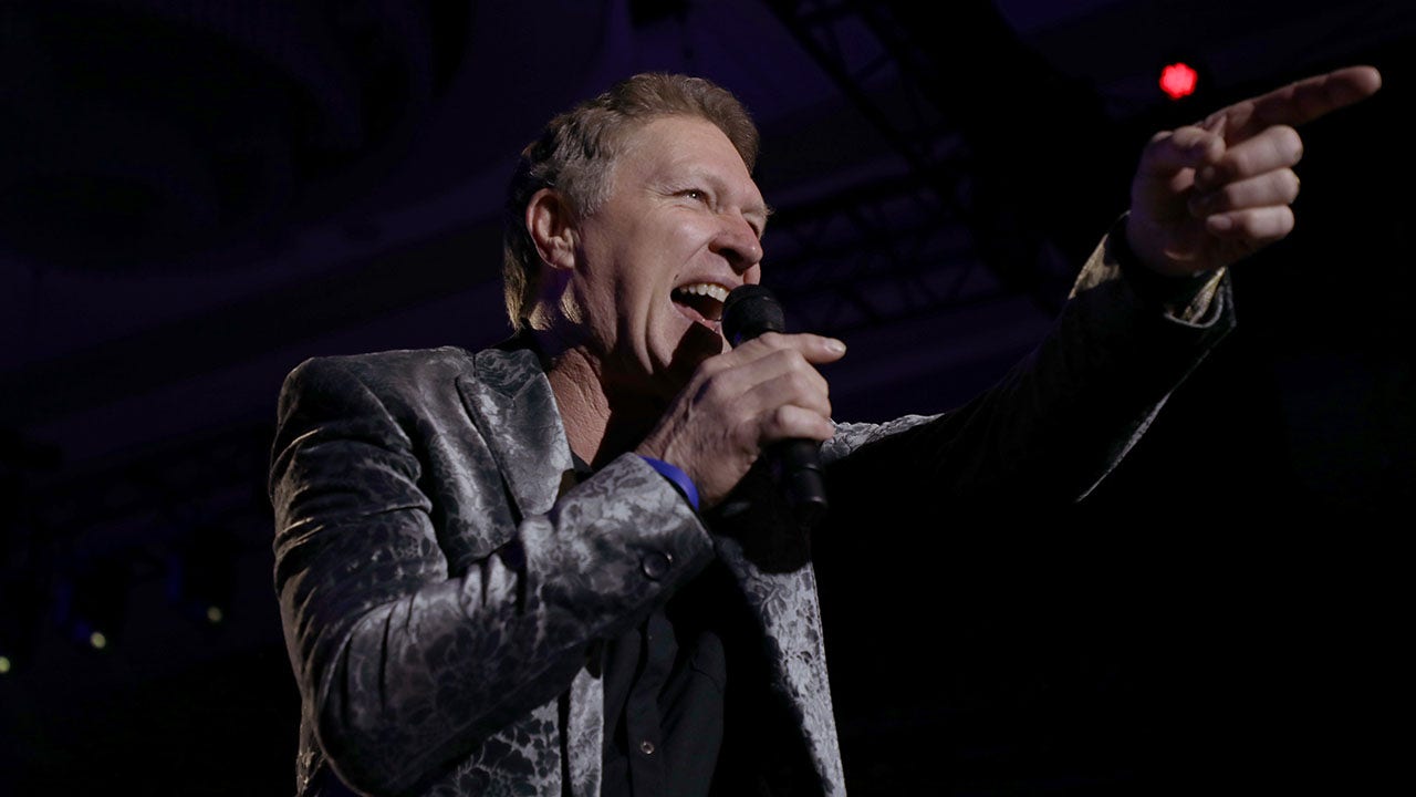 craig morgan on stage