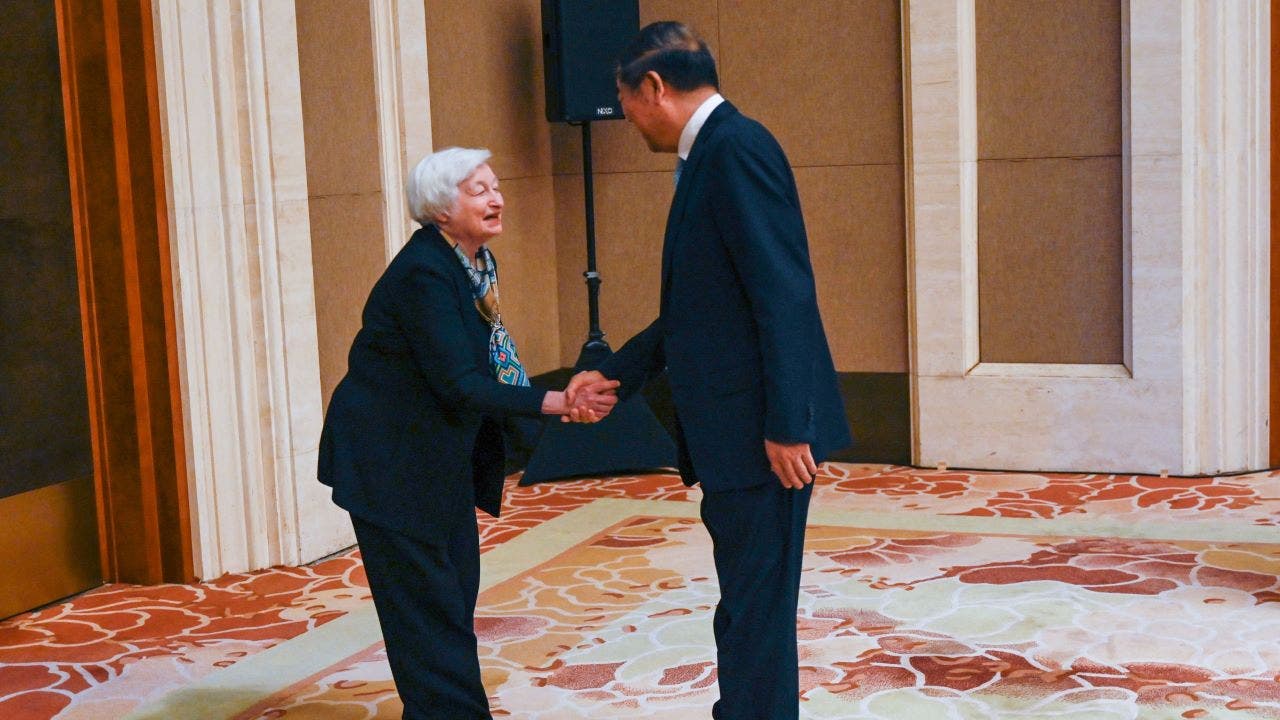 Janet Yellen's Controversial Bow to Chinese Official