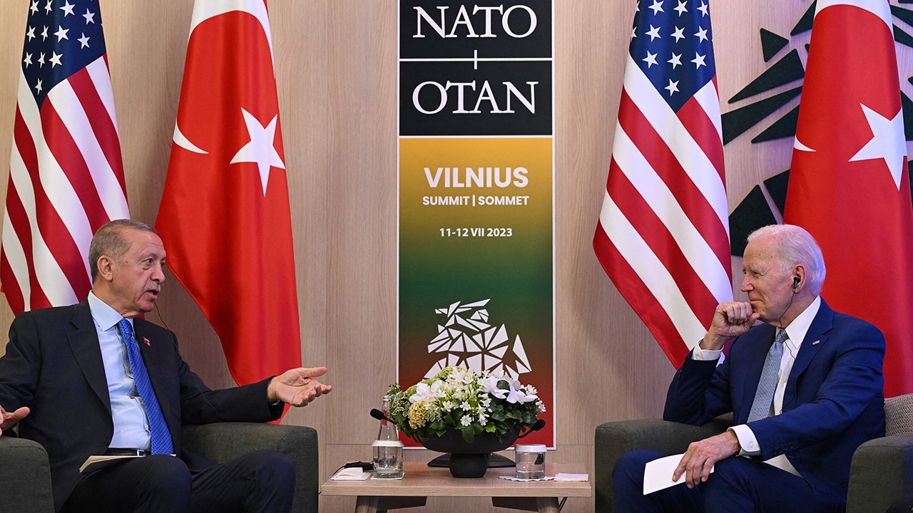 El presidente Biden dijo que ocuparía el cargo durante los “próximos cinco años” durante su reunión con el presidente turco.