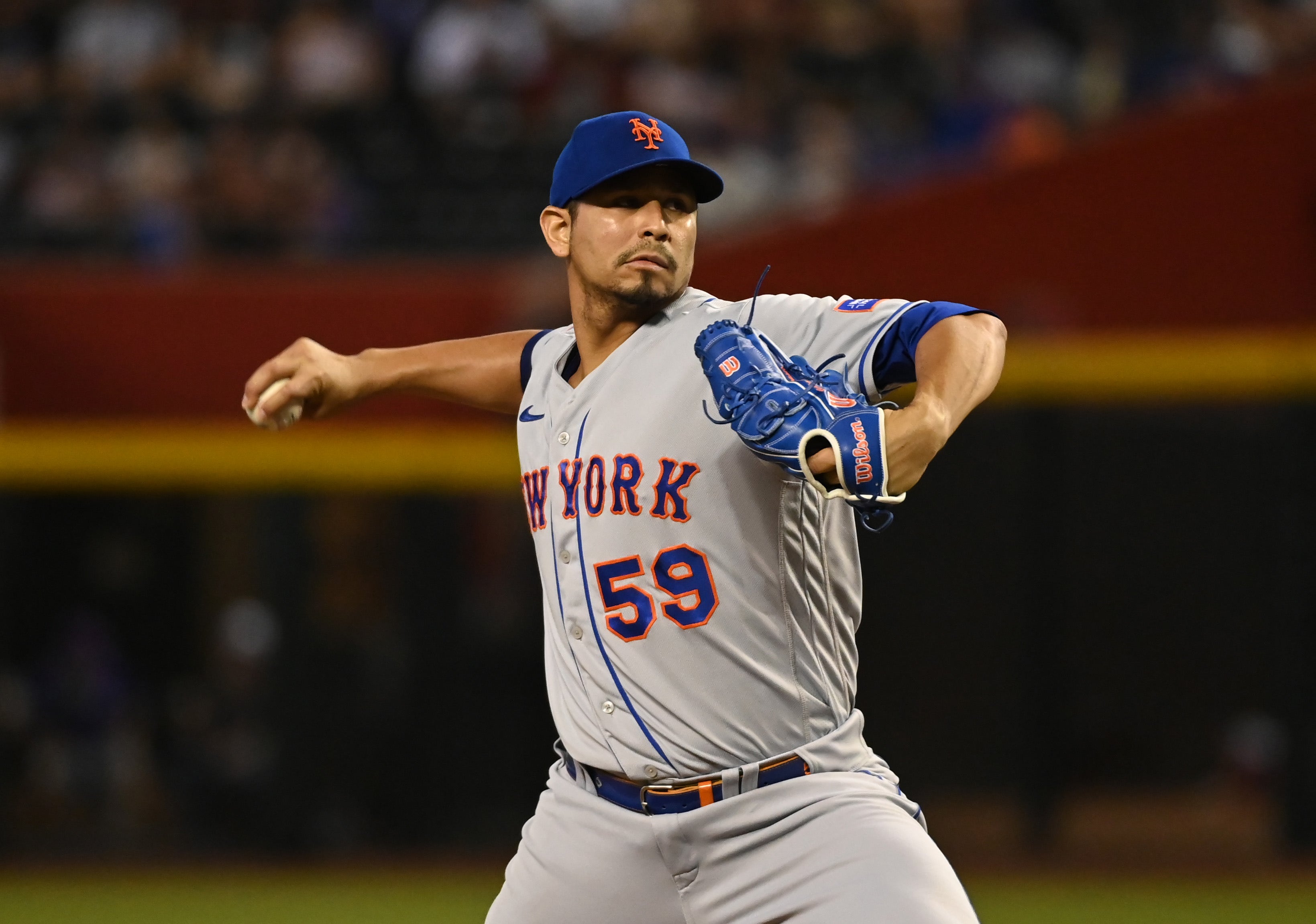 Mets starter out for rest of season after freak accident leads to broken finger