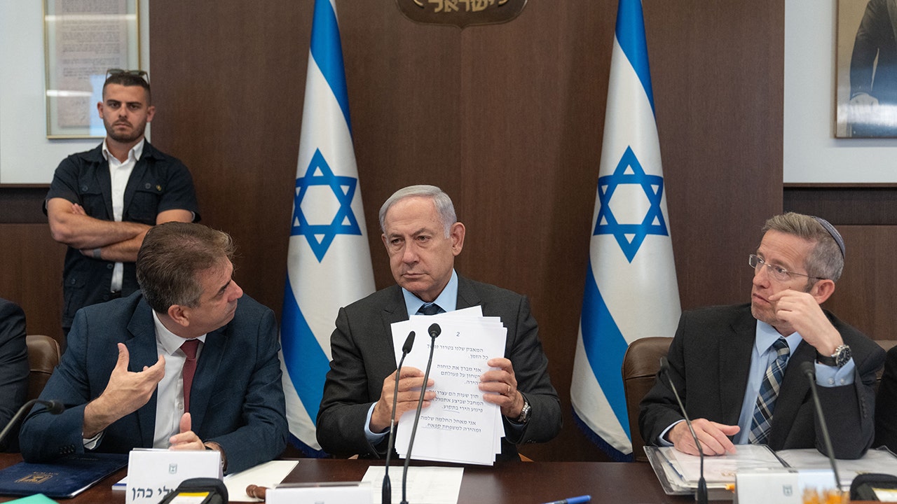 Israeli PM Benjamin Netanyahu has successful surgery for pacemaker