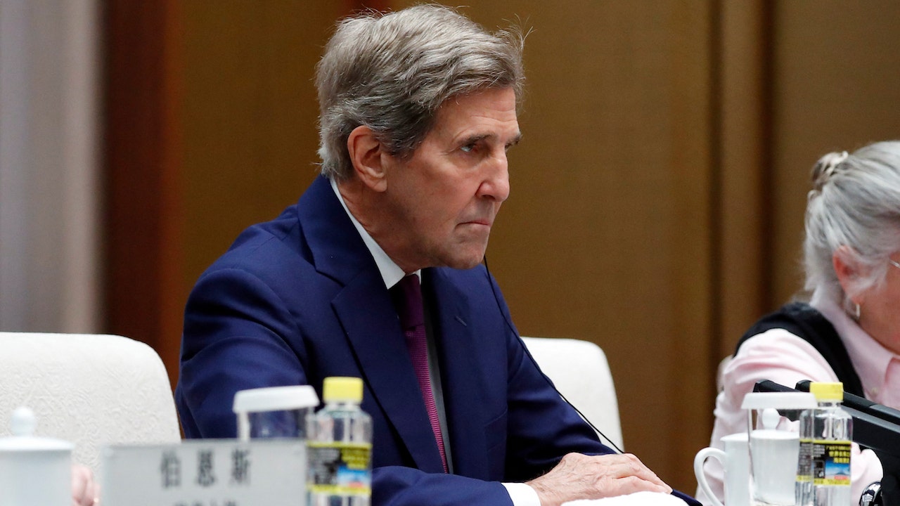 Read more about the article John Kerry used government email alias as secretary of state, whistleblowers say