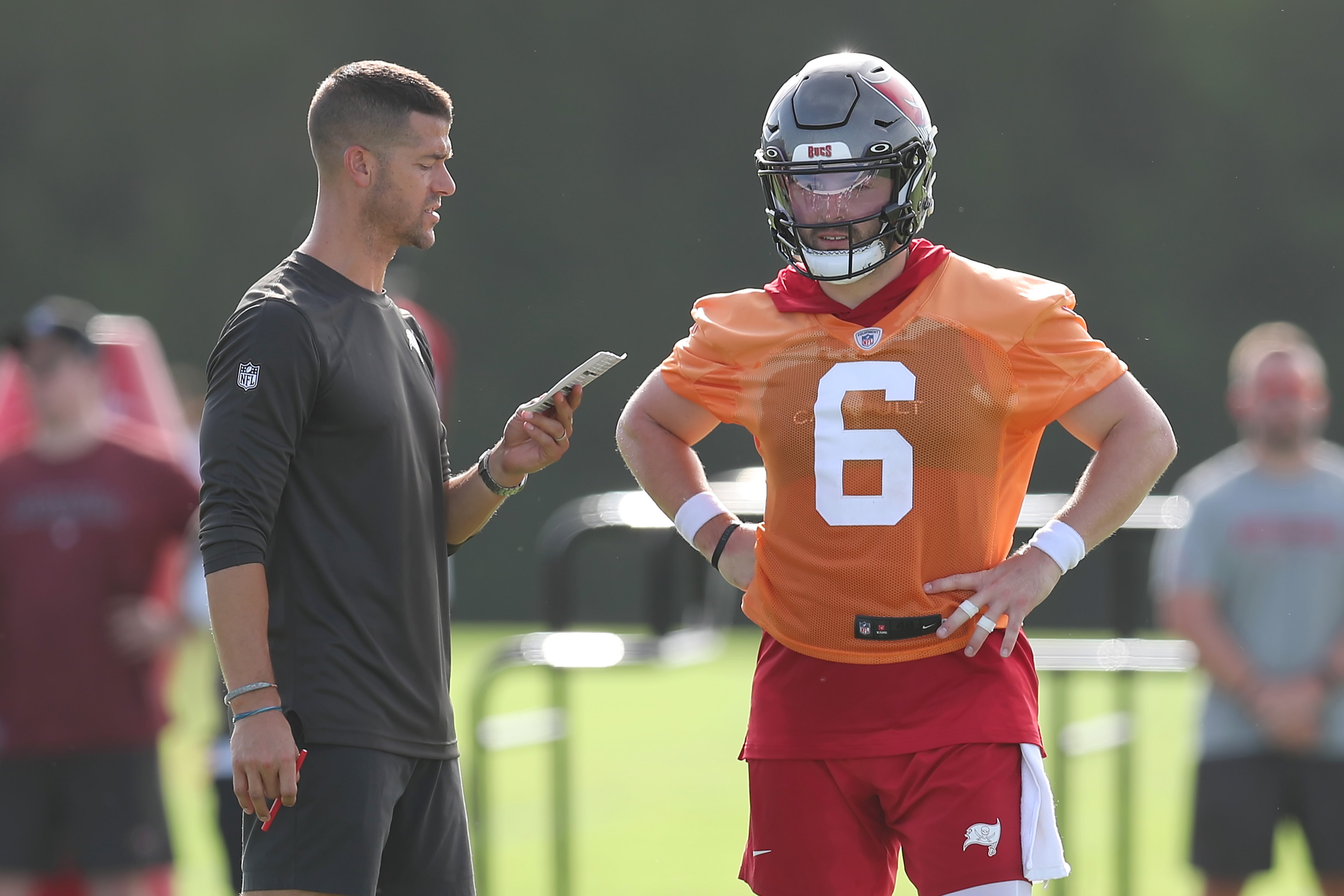 Dave Canales talks to Baker Mayfield