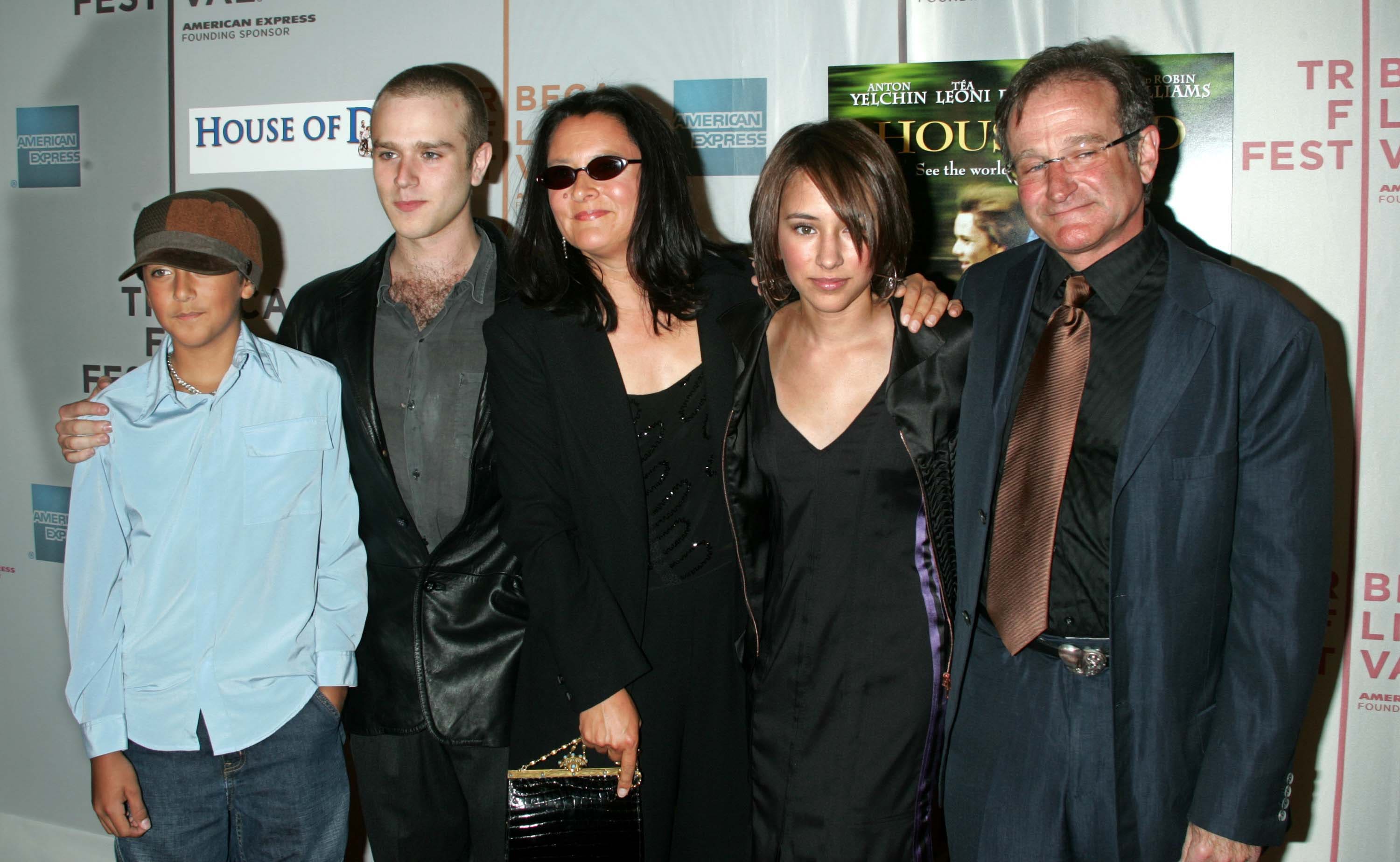 robin williams with his three kids and ex-wife marsha garces on red carpet