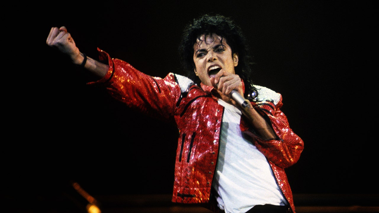 Michael Jackson - Billie Jean Kick Evolution (1983-2001) - YouTube