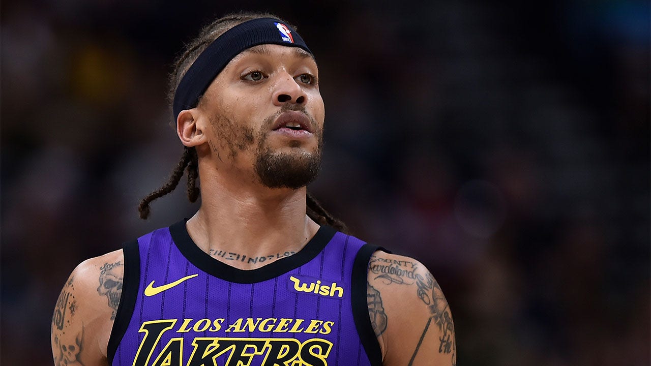 Michael Beasley plays for the Lakers
