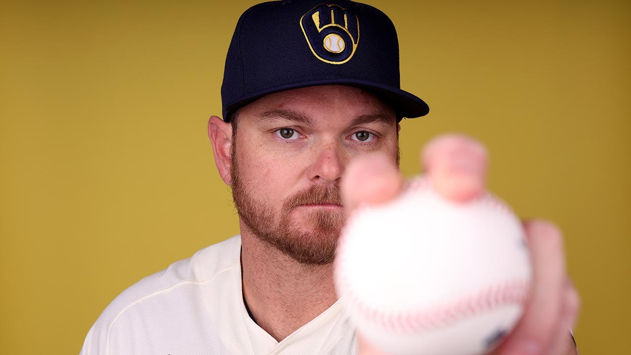 Brewers' Justin Wilson suffers injury right before he was set to make first appearance since elbow surgery